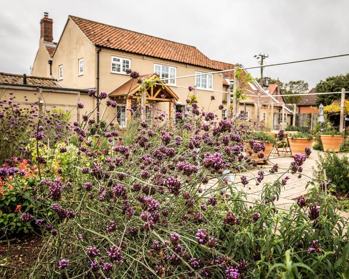 The Three Horseshoes